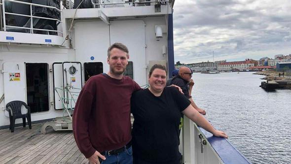 Bild på Eric Capo och Carina Bunse ombord Svea